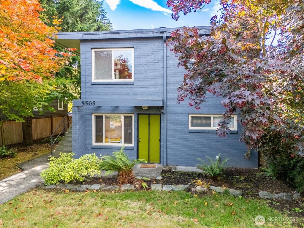 Photo of 5505 NE 65th Street, Seattle, WA 98115 (MLS # 2448363)
