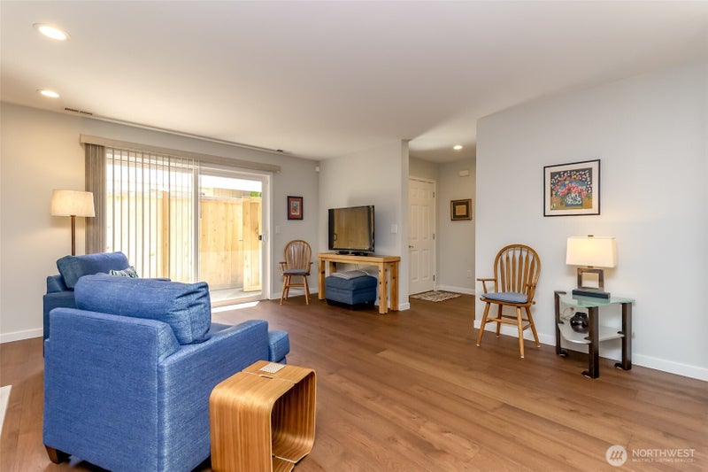 4525 7th Street SE 8