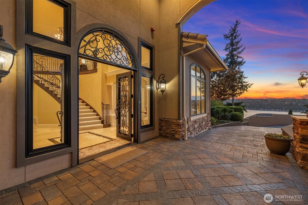 Photo of 20615 NE 16th Street, Sammamish, WA 98074 (MLS # 2435423)