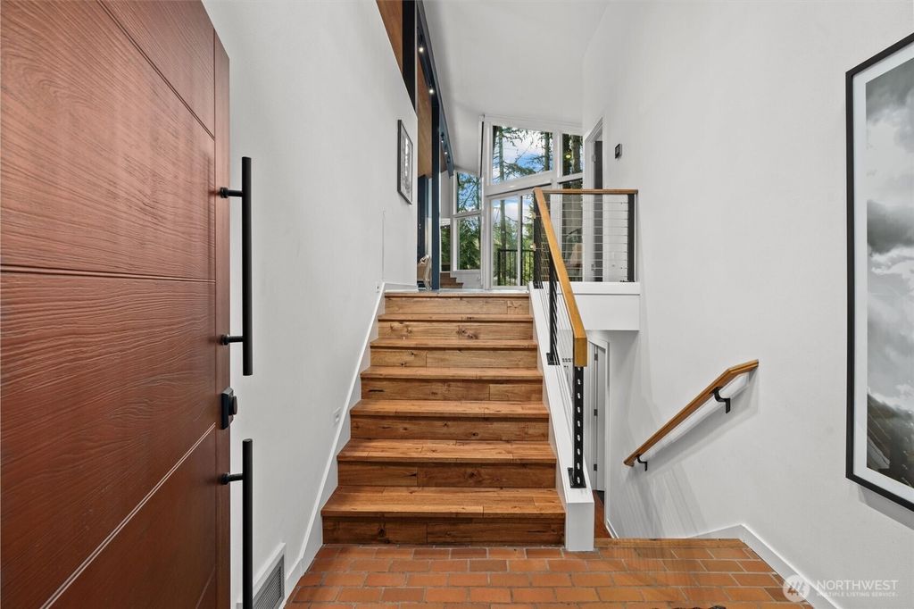 Photo of 2457 134th Avenue NE, Bellevue, WA 98005 (MLS # 2340823)