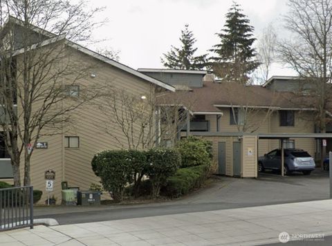 Photo of 4800 200th Street SW #E201, Lynnwood, WA 98036 (MLS # 2496948)