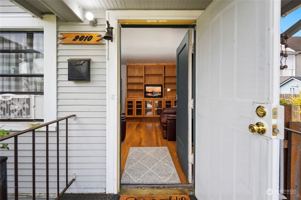 Photo of 2010 17th Street, Everett, WA 98201 (MLS # 2163903)