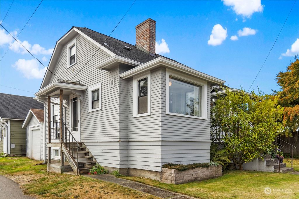 Photo of 2010 17th Street, Everett, WA 98201 (MLS # 2163903)