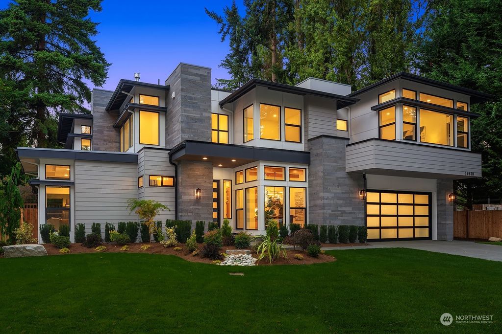 Photo of 10810 SE 2nd Street, Bellevue, WA 98004 (MLS # 2170262)