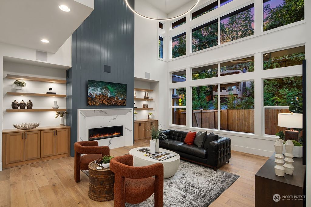 Photo of 10810 SE 2nd Street, Bellevue, WA 98004 (MLS # 2170262)