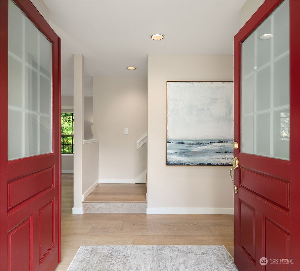 Photo of 4542 191st Avenue SE, Issaquah, WA 98027 (MLS # 2174786)
