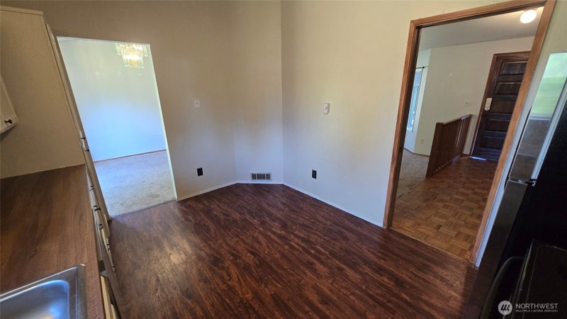 73 NW Roeder Drive