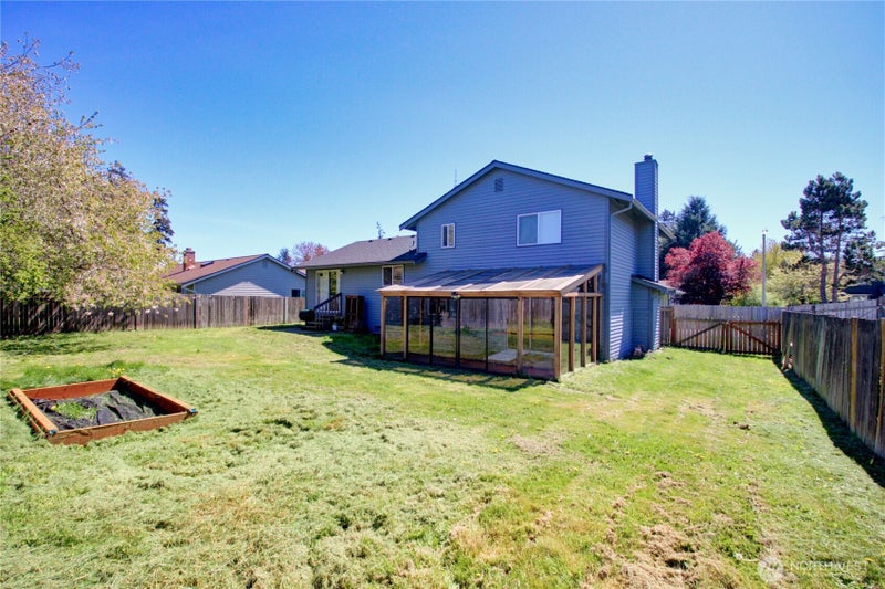73 NW Roeder Drive