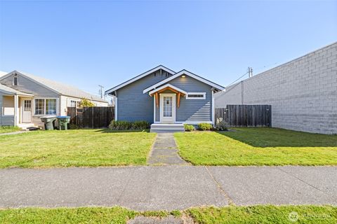 Photo of 529 E 2nd Street, Port Angeles, WA 98362 (MLS # 2509408)