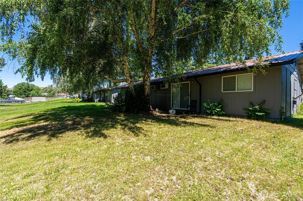 Photo of 420 N Keller Avenue #A &amp; B, East Wenatchee, WA 98802 (MLS # 2540833)