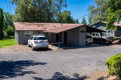 Photo of 420 N Keller Avenue #A & B, East Wenatchee, WA 98802 (MLS # 2540833)