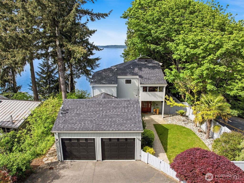 Photo of 104 SW 291st Street, Federal Way, WA 98023 (MLS # 2524246)