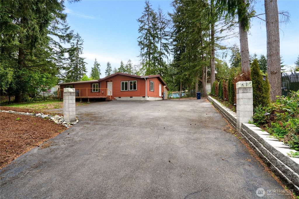 Photo of 12219 Freeway Place, Everett, WA 98208 (MLS # 2361851)