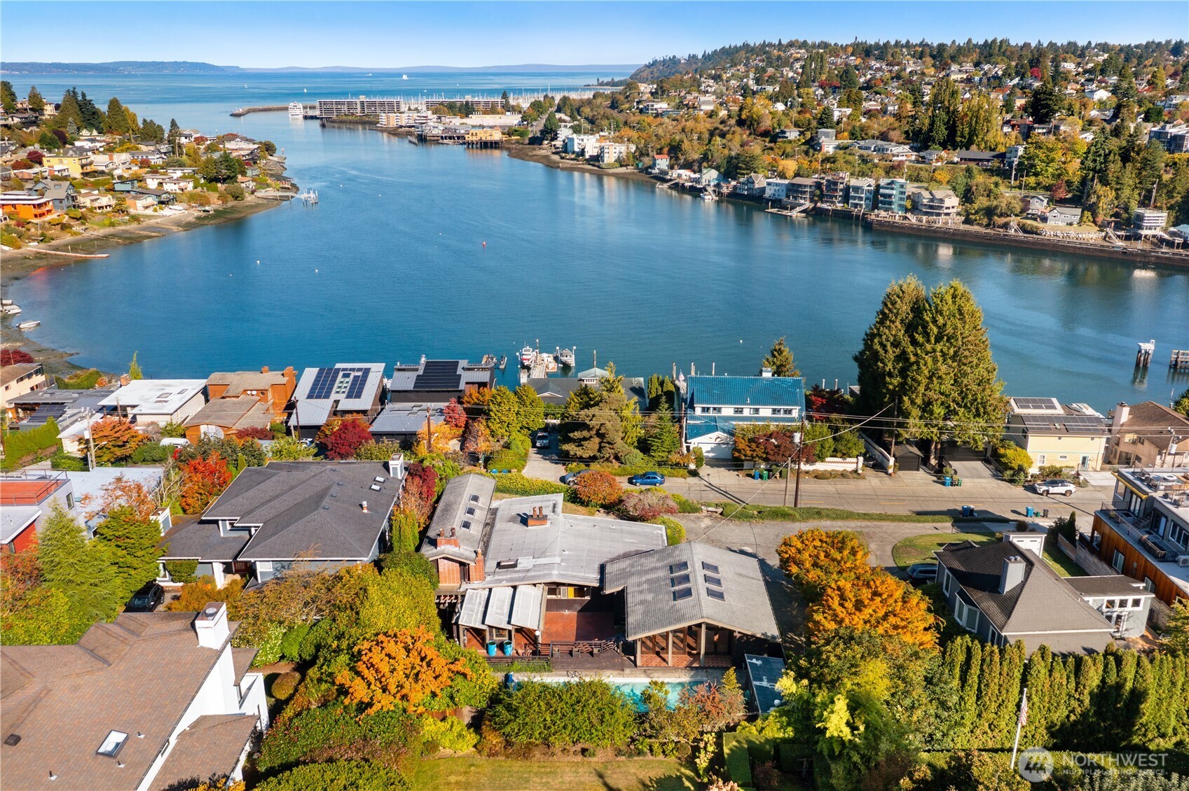 3653 W Commodore Way