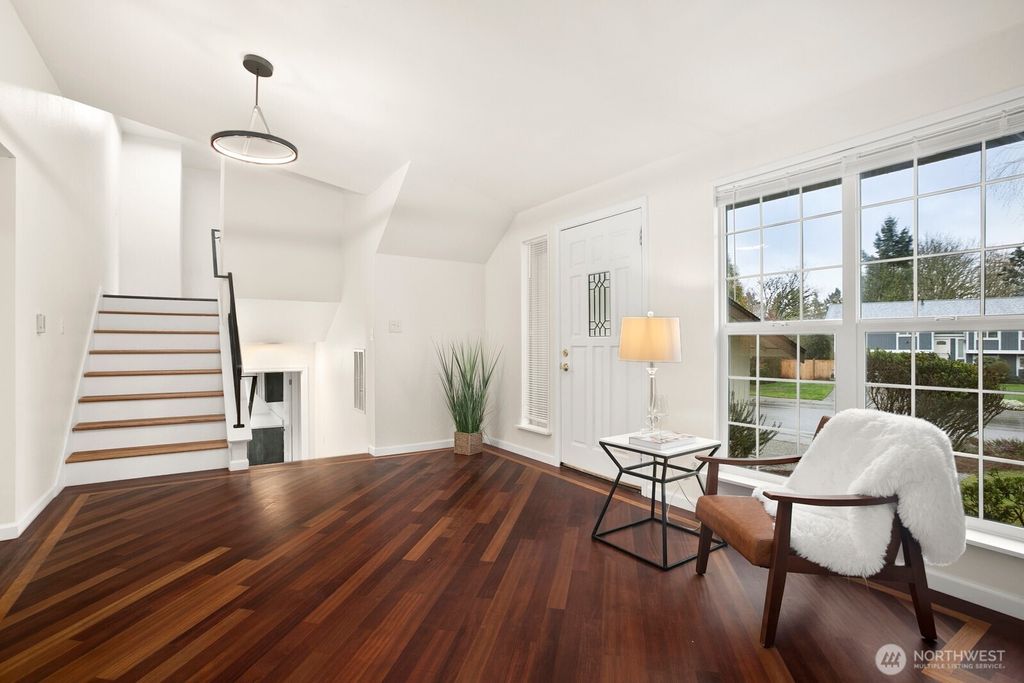 Photo of 12821 87th Avenue NE, Kirkland, WA 98034 (MLS # 2489792)