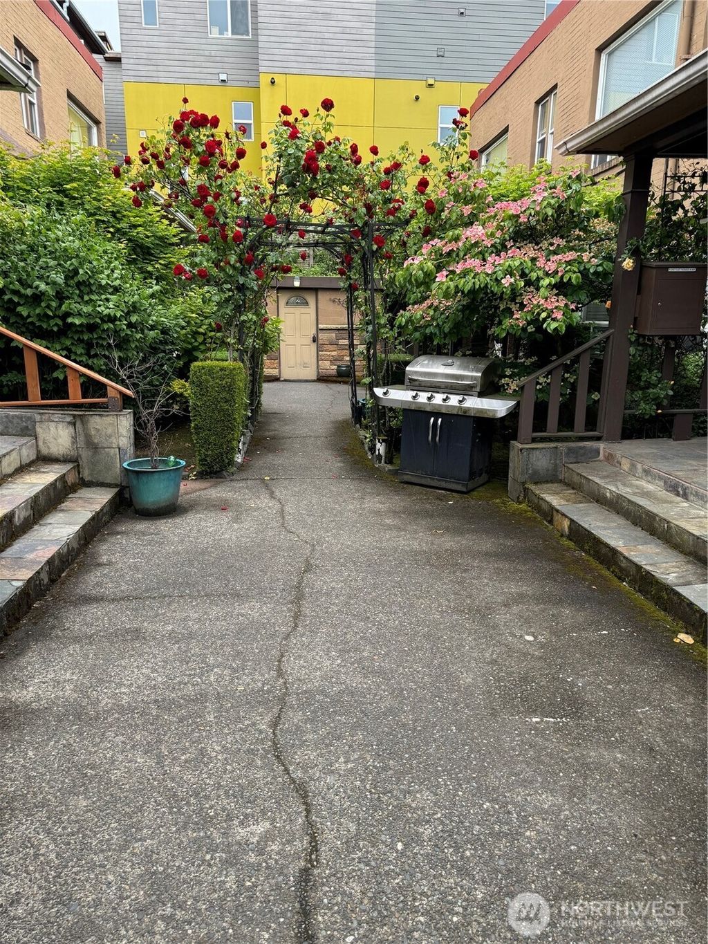 Photo of 120 14th Avenue #10, Seattle, WA 98122 (MLS # 2504376)