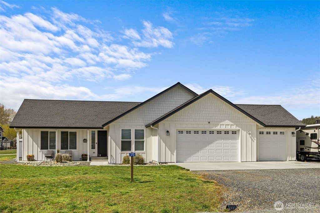 Photo of 370 Deer Meadow Drive, Cle Elum, WA 98922 (MLS # 2512936)