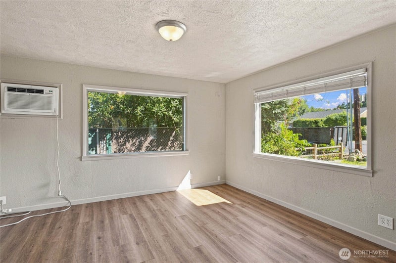 64 N James Avenue
