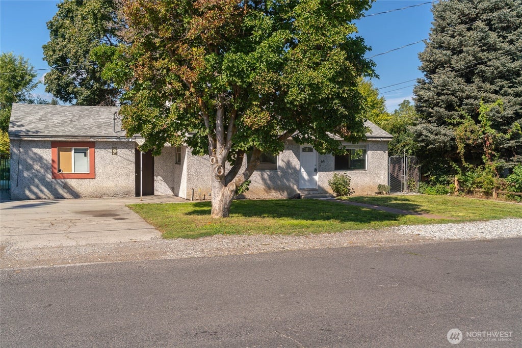 Photo of 64 N James Avenue, East Wenatchee, WA 98802 (MLS # 2578705)