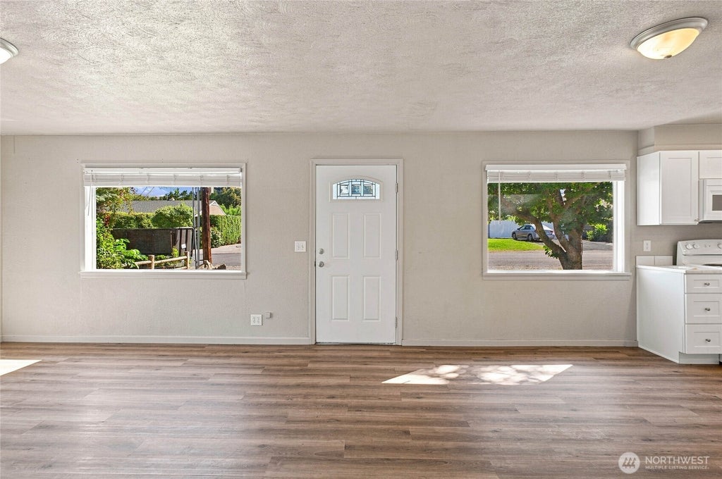 Photo of 64 N James Avenue, East Wenatchee, WA 98802 (MLS # 2578705)