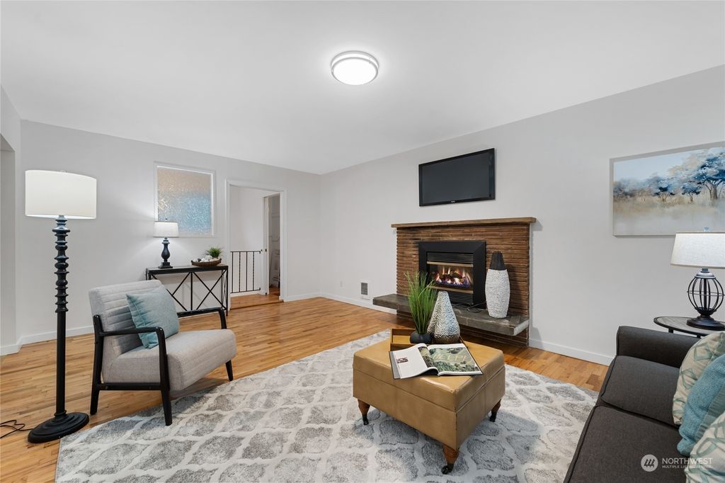 Photo of 11419 Roseberg Avenue S, Seattle, WA 98168 (MLS # 2002440)