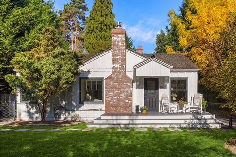 Photo of 1616 SW 152nd Street, Burien, WA 98166 (MLS # 2599799)
