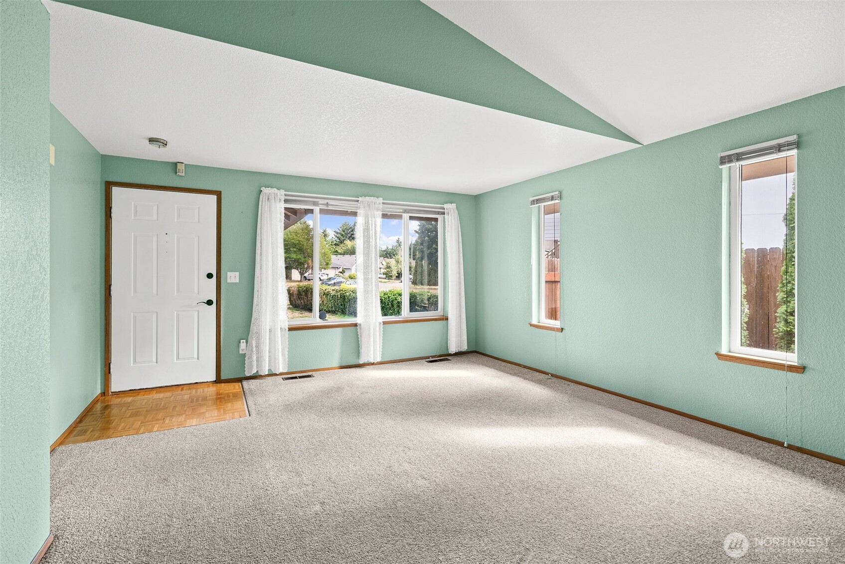 5905 Crimson Court SE
