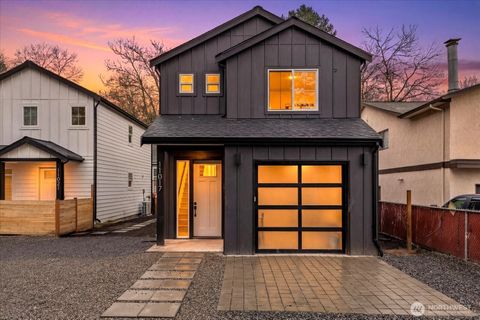 Photo of 11017 35th Avenue NE, Seattle, WA 98125 (MLS # 2493065)