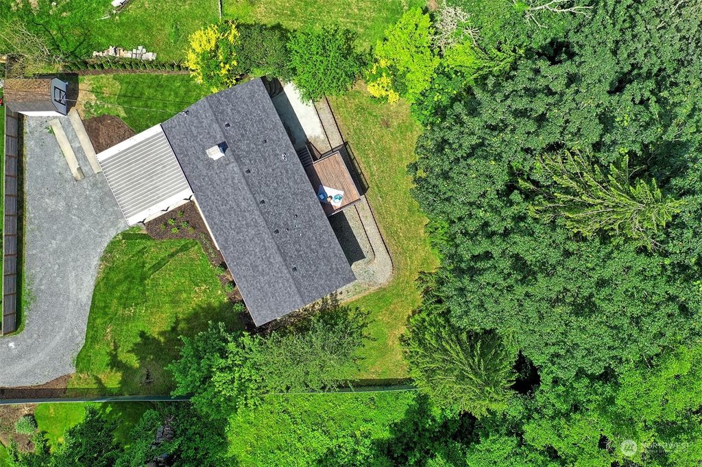 Photo of 4807 Bayview Lane, Everett, WA 98203 (MLS # 2243549)