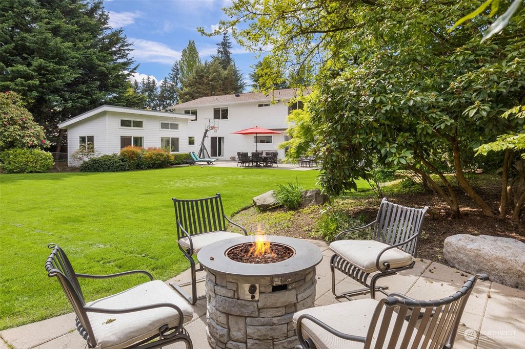 Photo of 39 Orcas Key Ky, Bellevue, WA 98006 (MLS # 2069768)
