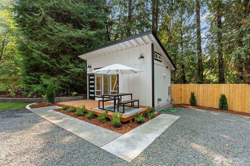 101 SE Mallard Beach Lane