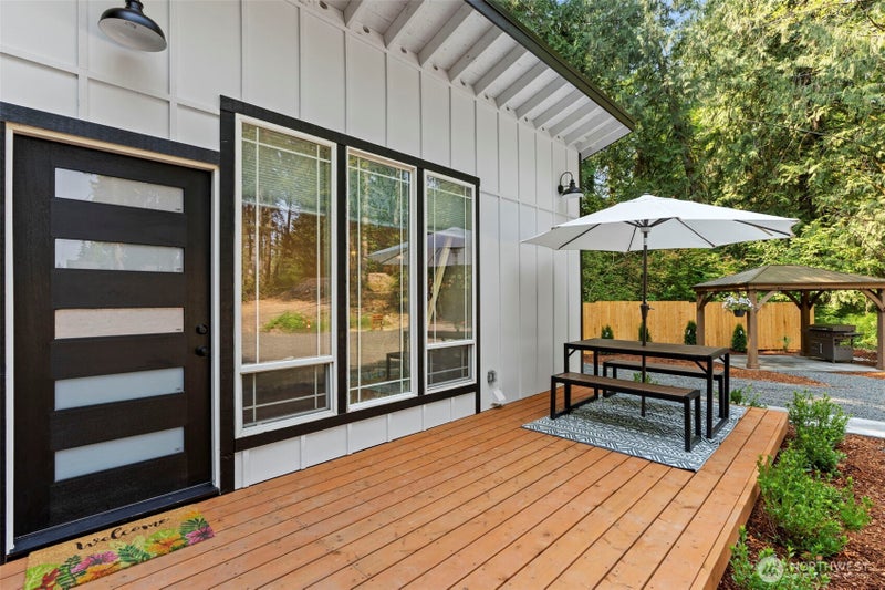 101 SE Mallard Beach Lane