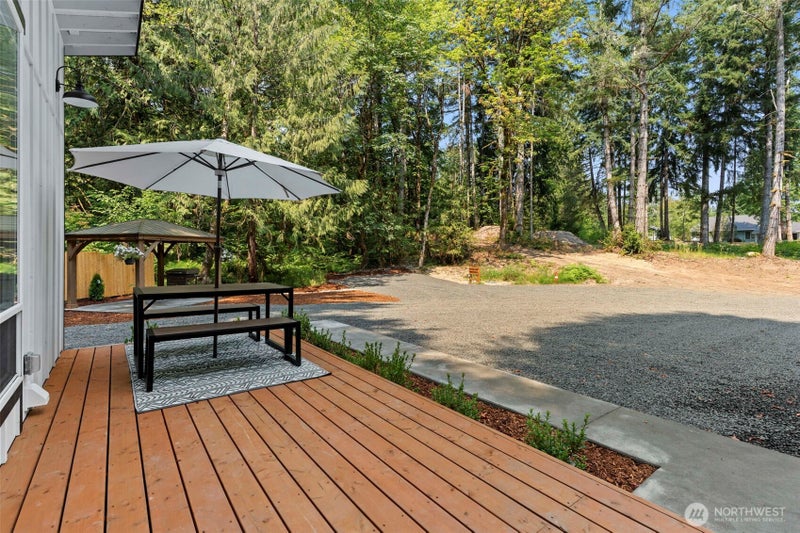 101 SE Mallard Beach Lane