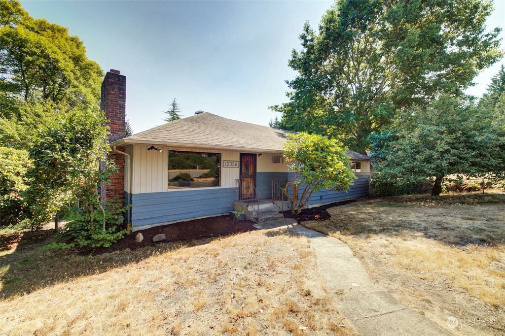 Photo of 12356 20th Avenue NE, Seattle, WA 98125 (MLS # 2152841)