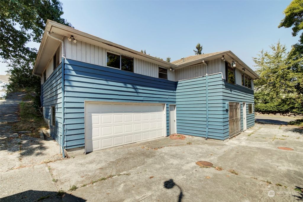 Photo of 12356 20th Avenue NE, Seattle, WA 98125 (MLS # 2152841)
