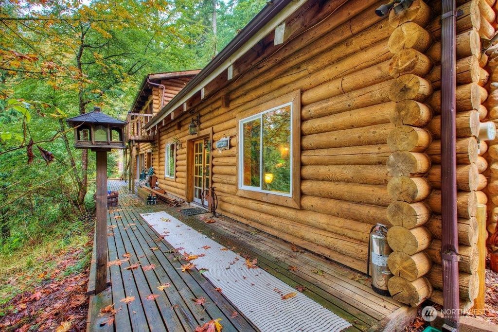 Photo of 27507 SE 154th Place, Issaquah, WA 98027 (MLS # 2013464)