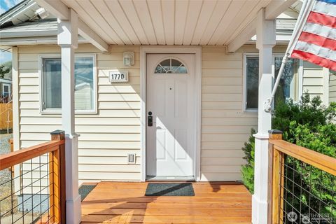 Photo of 1770 Marker Street, Wenatchee, WA 98801 (MLS # 2452777)