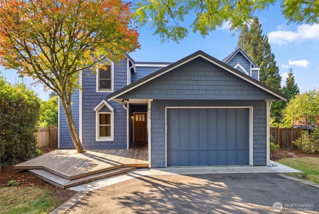 Photo of 809 7th Street S, Kirkland, WA 98033 (MLS # 2589971)