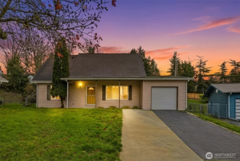 Photo of 26224 14th Place S, Des Moines, WA 98198 (MLS # 2464456)