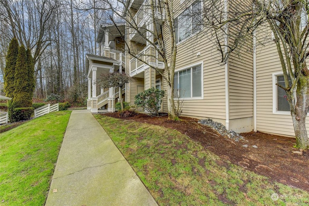 Photo of 15300 112th Avenue NE #C302, Bothell, WA 98011 (MLS # 2048707)