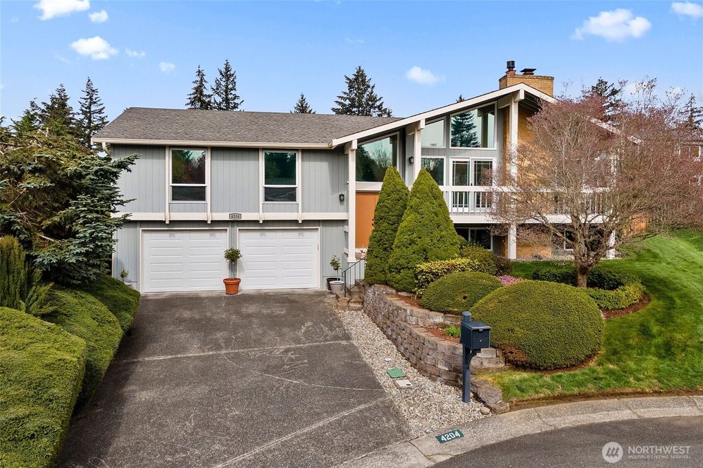 Photo of 4204 SW 314th Place, Federal Way, WA 98023 (MLS # 2357966)