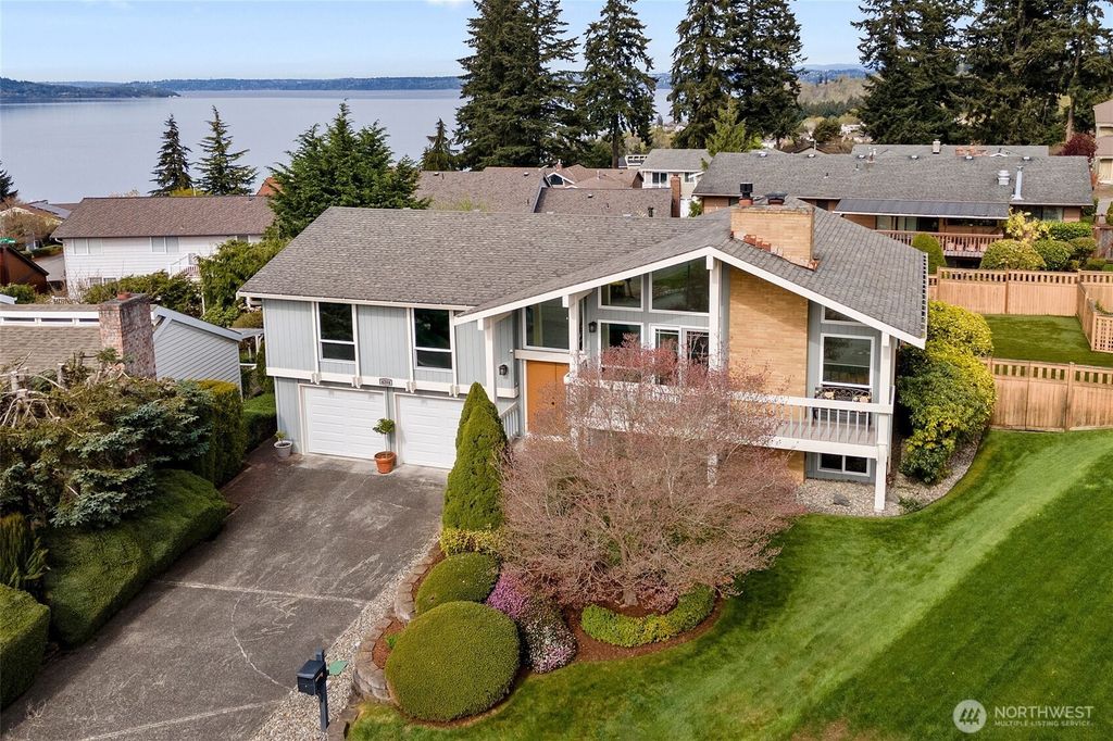 Photo of 4204 SW 314th Place, Federal Way, WA 98023 (MLS # 2357966)