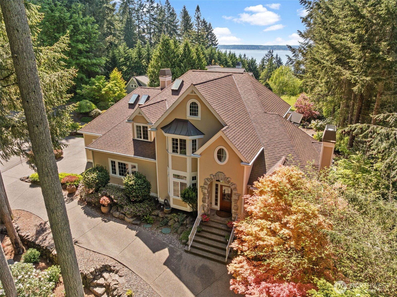 555 Hyak Drive
