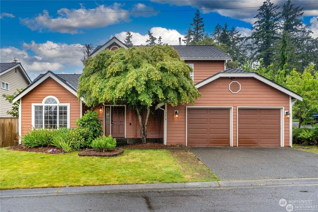 Photo of 3214 S 272nd Place, Auburn, WA 98001 (MLS # 2306471)