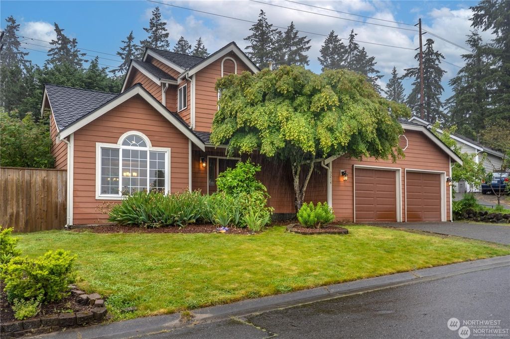 Photo of 3214 S 272nd Place, Auburn, WA 98001 (MLS # 2306471)