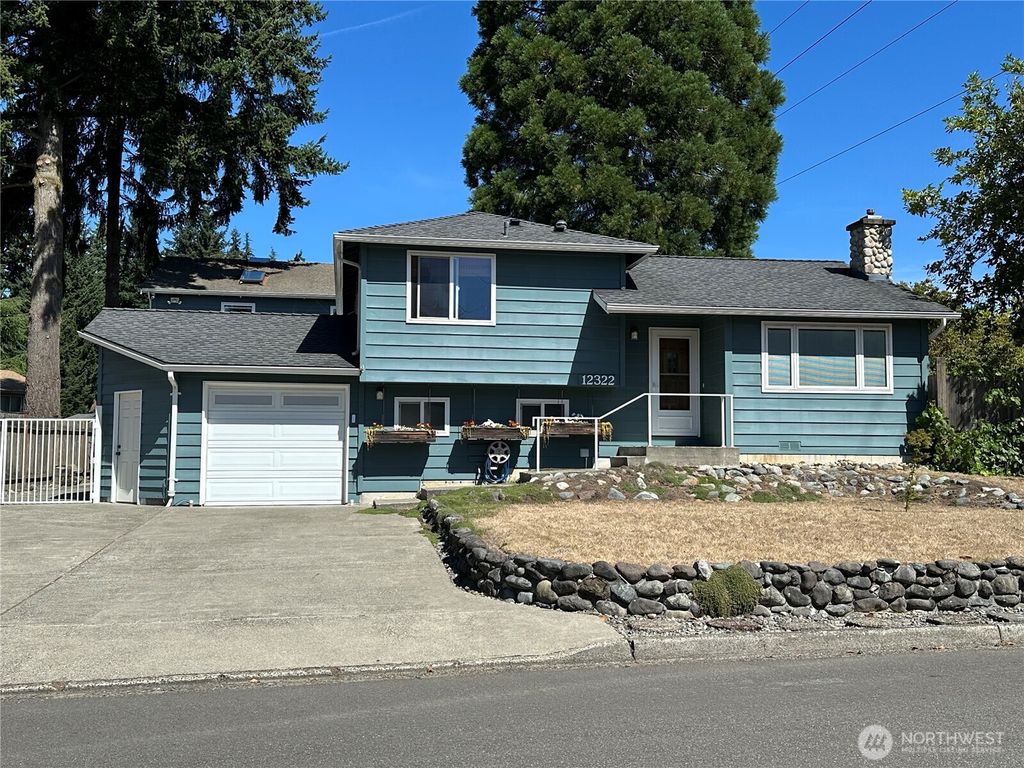 Photo of 12322 NE 134th Street, Kirkland, WA 98034 (MLS # 2427406)