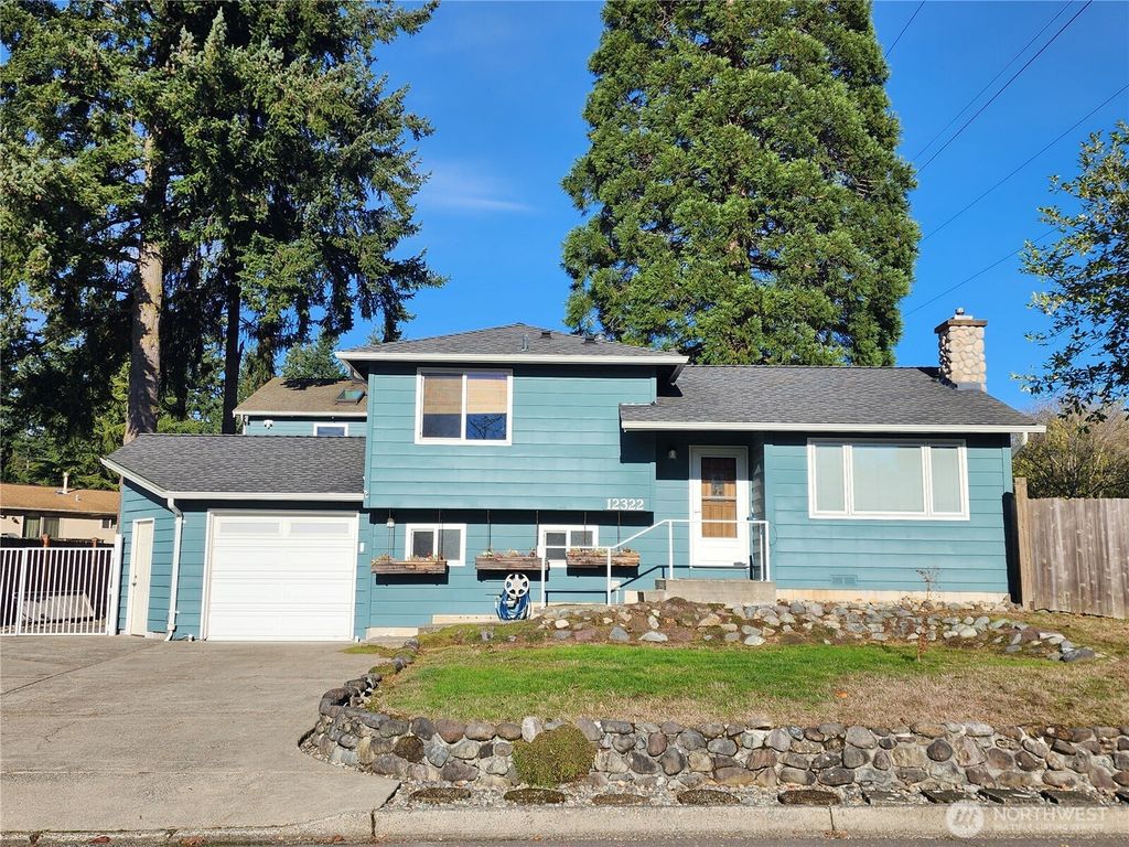 Photo of 12322 NE 134th Street, Kirkland, WA 98034 (MLS # 2427406)