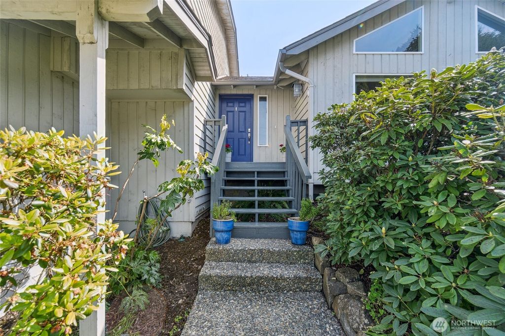 Photo of 2837 SW 340th Place, Federal Way, WA 98023 (MLS # 2368128)