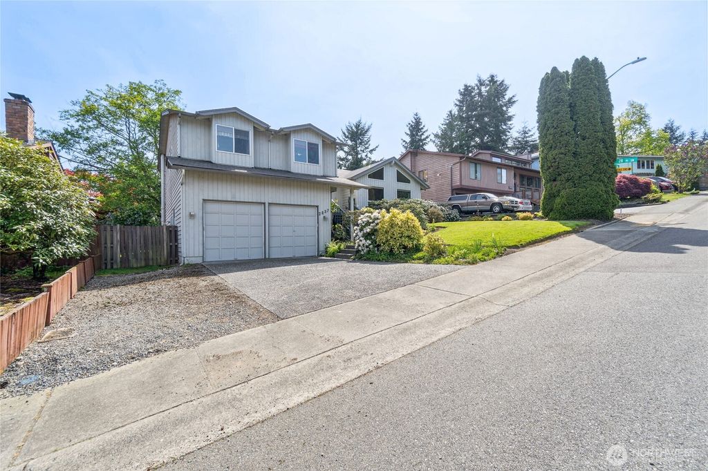 Photo of 2837 SW 340th Place, Federal Way, WA 98023 (MLS # 2368128)