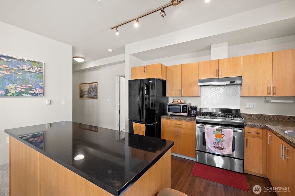 listing image 9369819630774065483